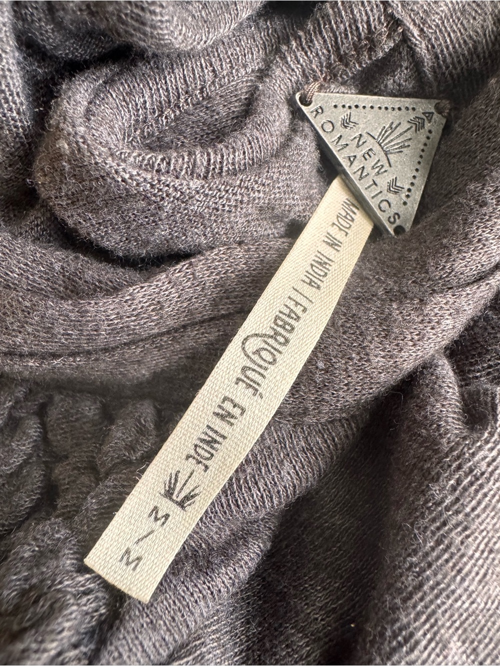 Smocked Yoke Long-Sleeve Pullover Sweatshirt Charcoal FREE PEOPLE NEW ROMANTICS - Picture 8 of 13